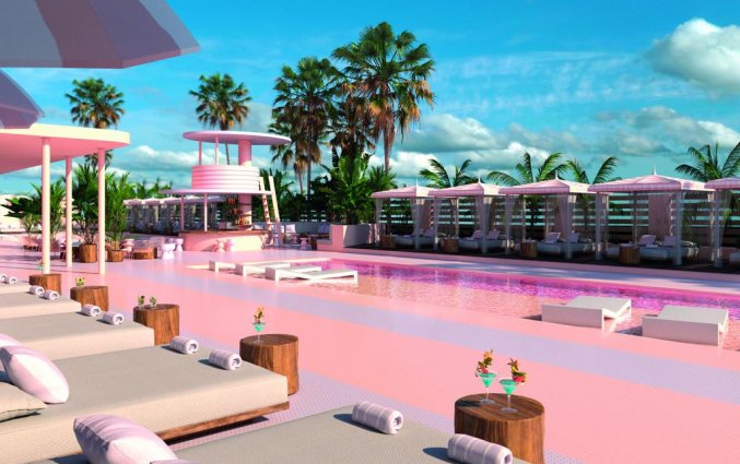 roze hotel Ibiza