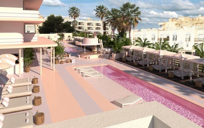 roze hotel Ibiza