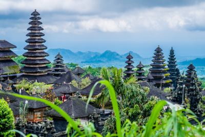 Uitzicht op een bijzondere tempel op Bali