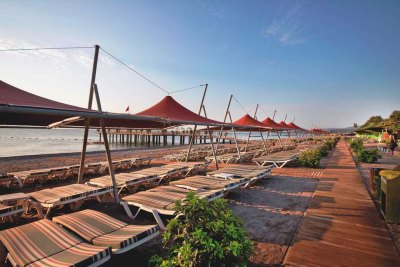 heerlijk prive strand bij all inclusive hotel turkije