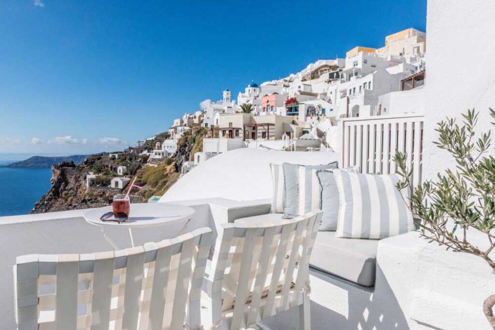 Uitzicht vanuit een boetiekhotel op Santorini