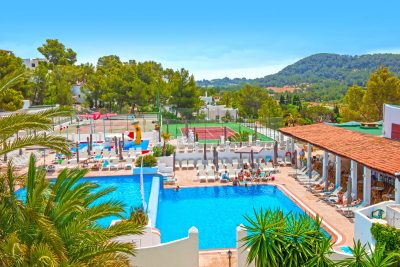 Ibiza hotel met glijbanen