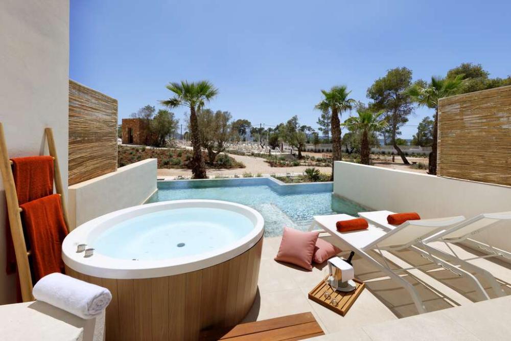 luxe hotels ibiza
