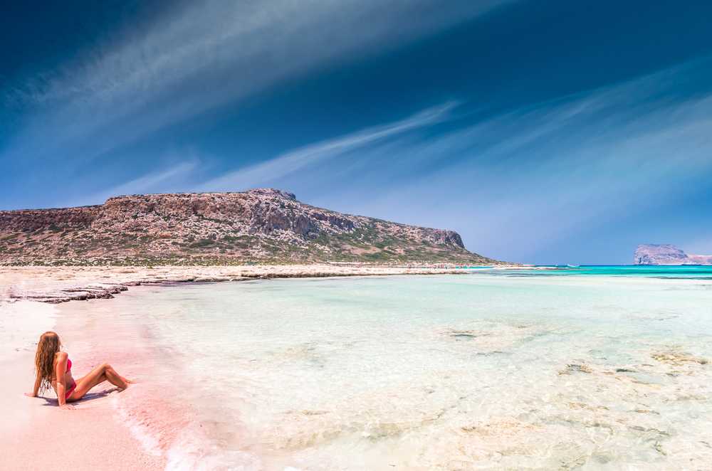 roze strand in griekenland