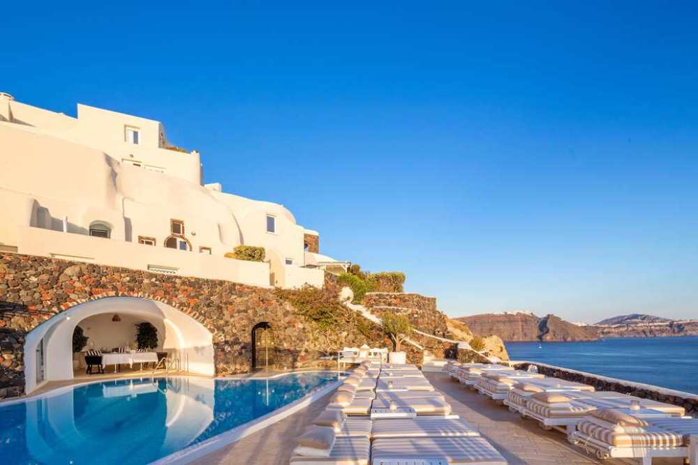 canaves oia suites santorini
