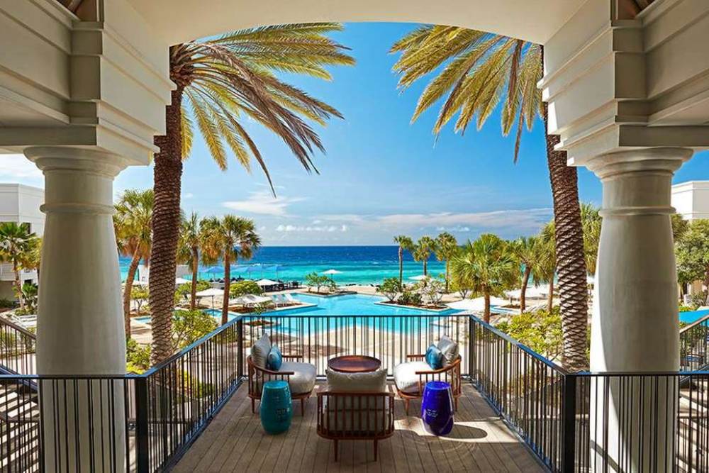 hotel op curacao aan het strand