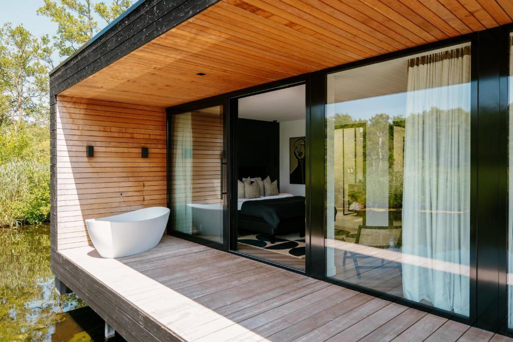 Haven Lake Village Kortenhoef Nederland