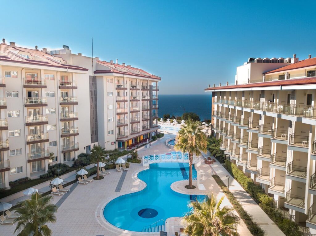Hotel Ramada & Suites by Wyndham Kusadasi Turkije