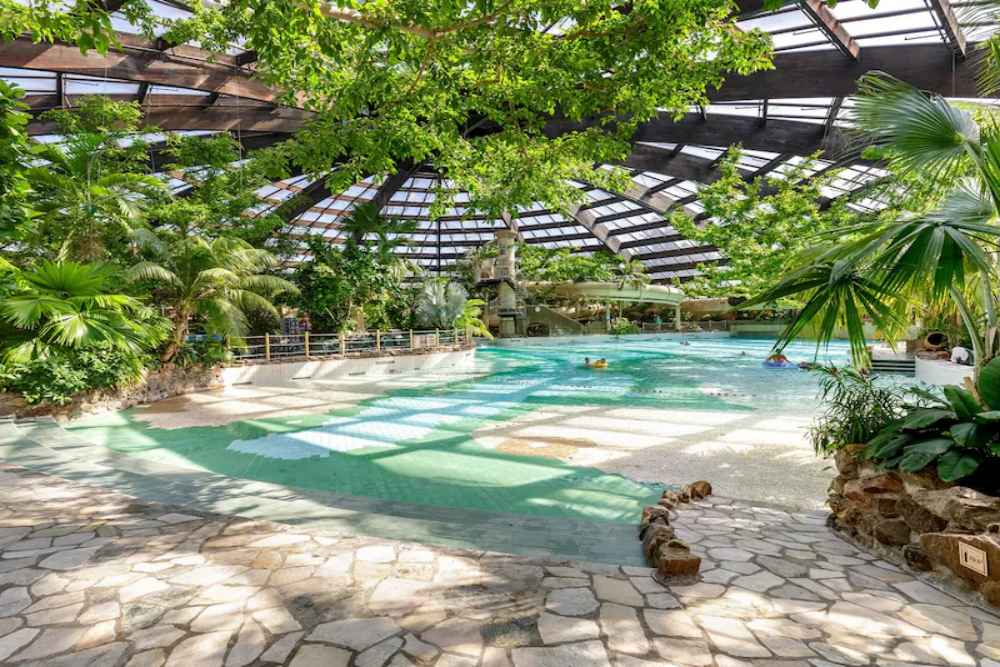 last minute vakantiepark met subtropisch zwembad