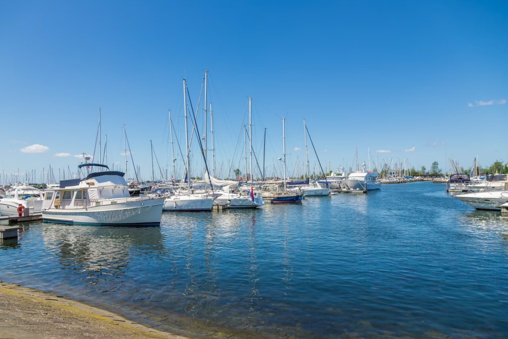 Roompot Cape Helius Hellevoetsluis Nederland