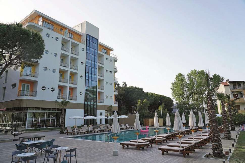 Hotel Monaco and Garden Golem Albanië