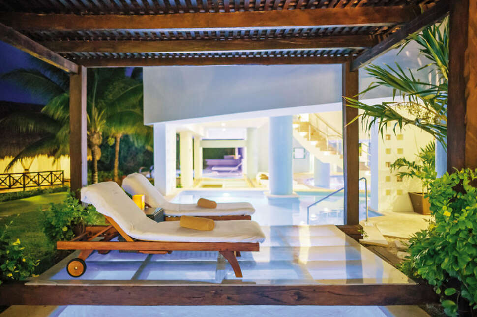 BlueBay Grand Esmeralda Mexico