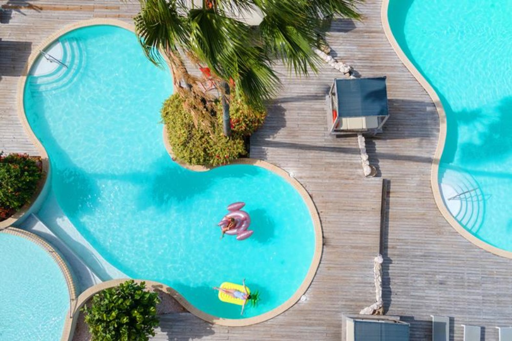 Hotel Curaçao met glijbanen
