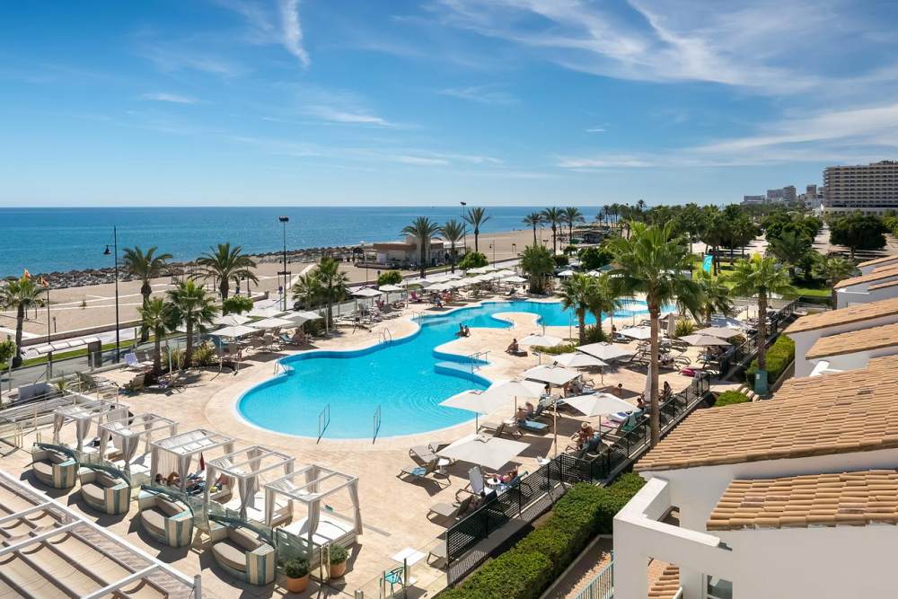 vlucht hotel carihuela torremolinos