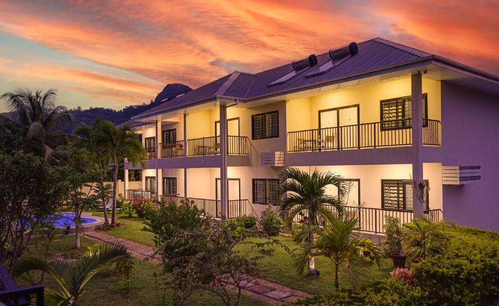 Creole Breeze Self Catering Apartments Seychellen