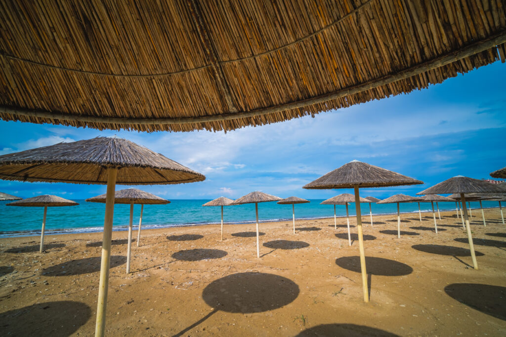 Strand zee parasollen Zakynthos Tsilivi