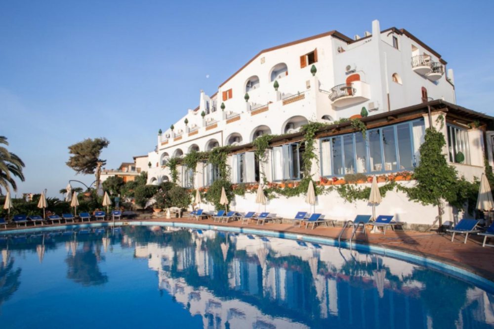 Hotel aan het strand op Sicilië