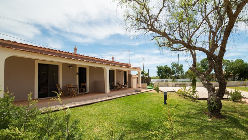 Casa Rosa Montes Algarve Portugal