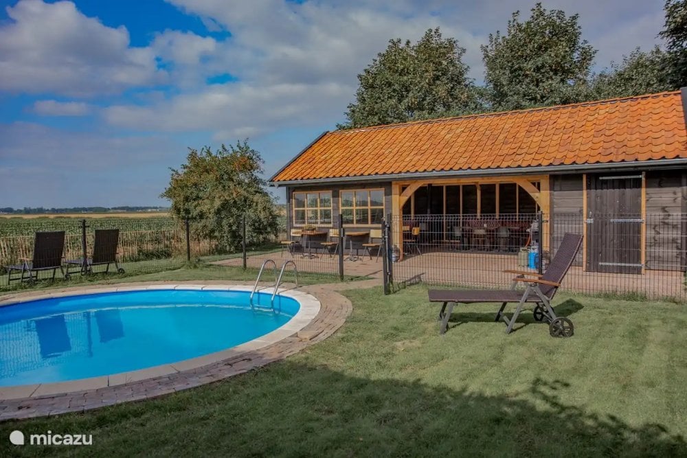 20 persoons vakantiehuis met zwembad 