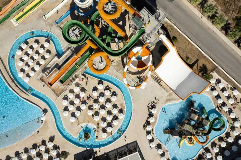 hotel met glijbanen griekenland 