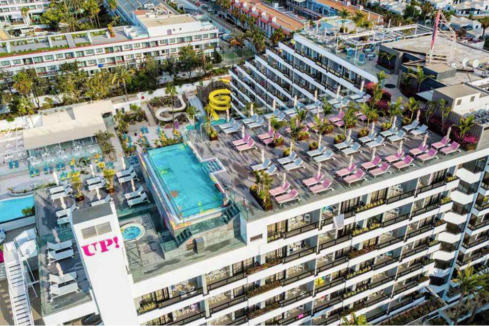 hotel met glijbanen spanje