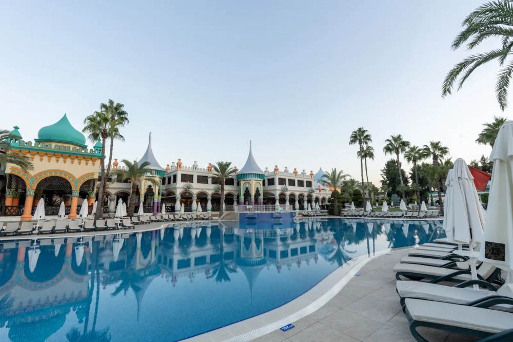 Kamelya Aishen K Club Turkije