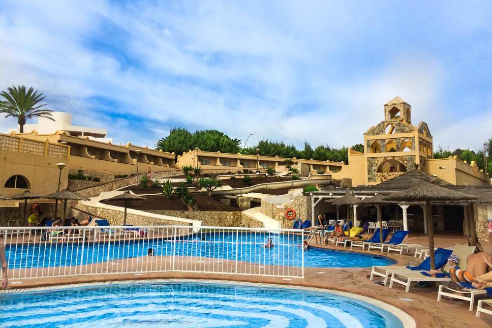 appartement spanje met zwembad glijbanen