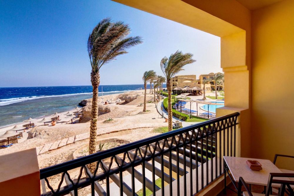hotels in marsa alam met huisrif
