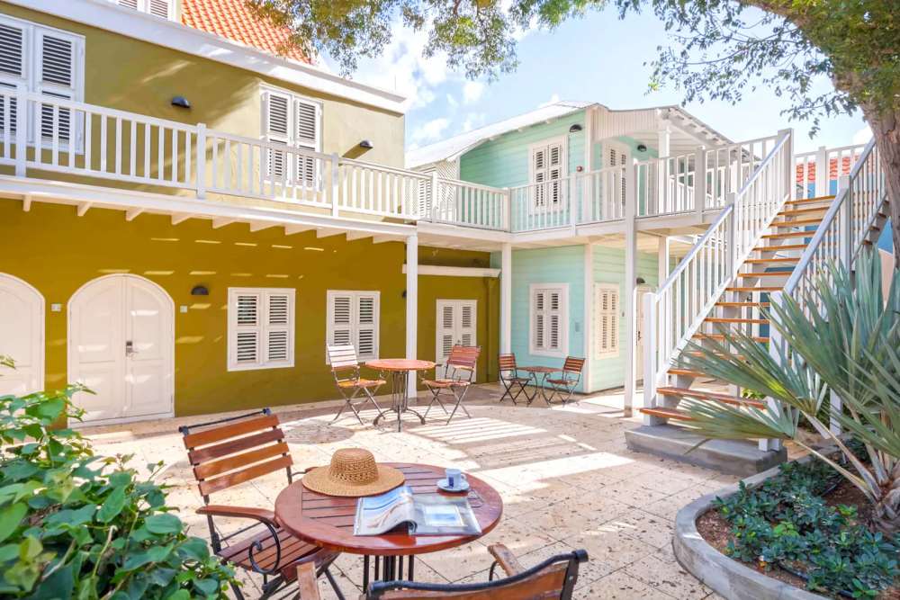 Vandaag Inside en De Oranjezomer Curaçao