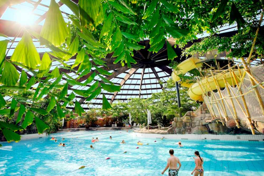 last minute vakantiepark met subtropisch zwembad