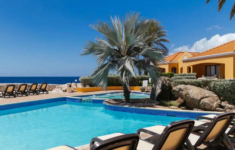 hotel bij mambo beach curacao​