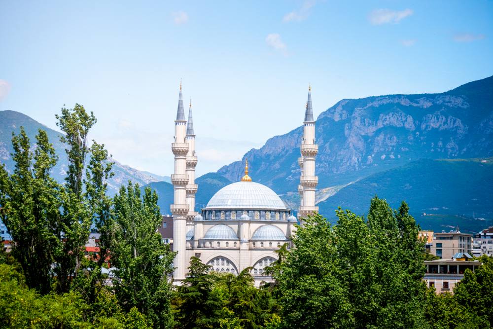 Albanie met kinderen Tirana