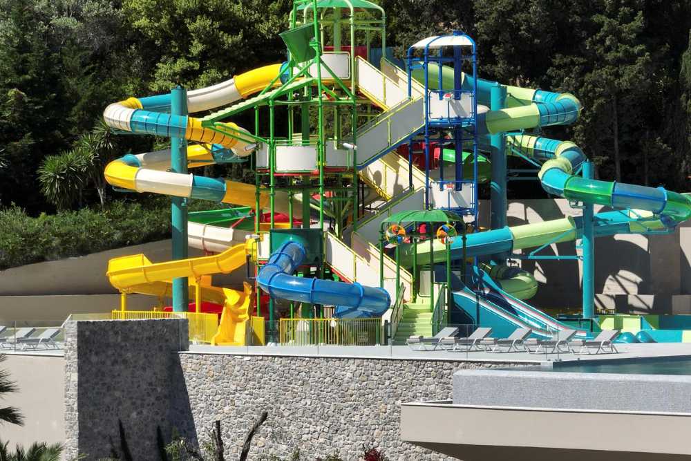 corfu met waterpark hotel​