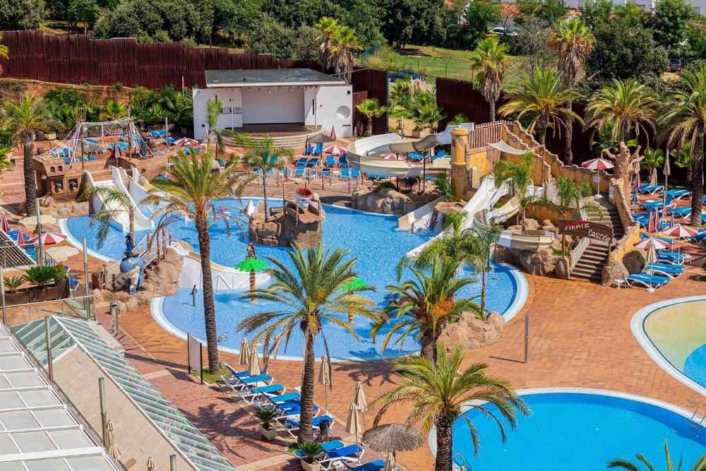 costa brava hotel met glijbanen