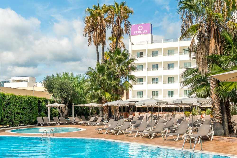hotel met glijbanen costa brava