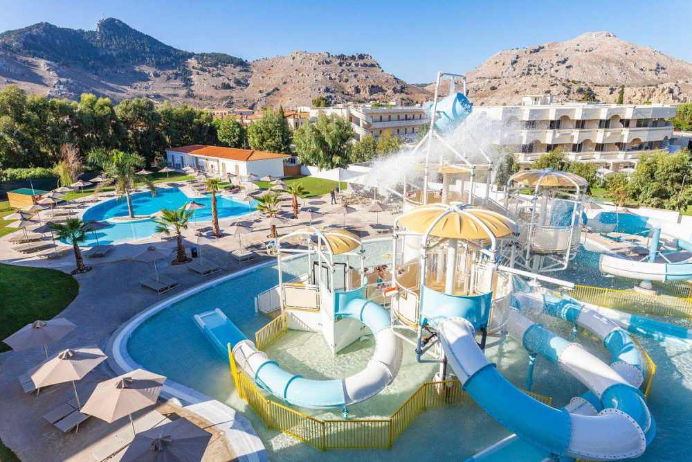 rhodos hotel met glijbanen