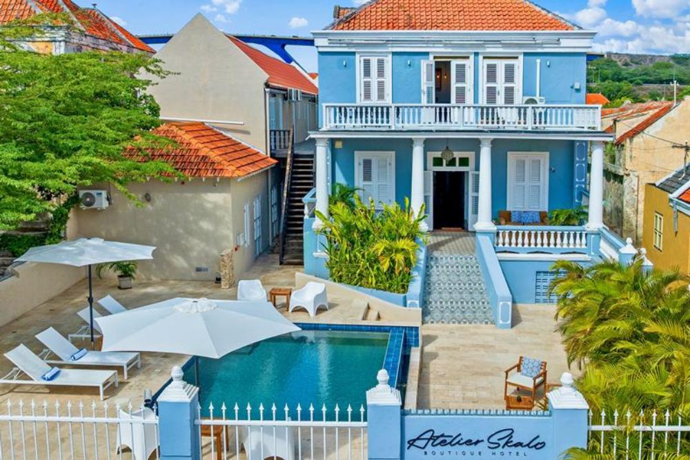 adults only curacao