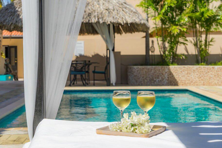 adults only curacao