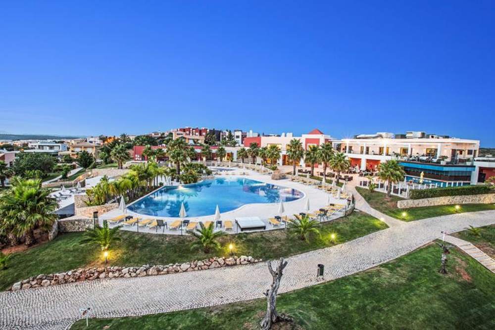 vitors-village-algarve-tui