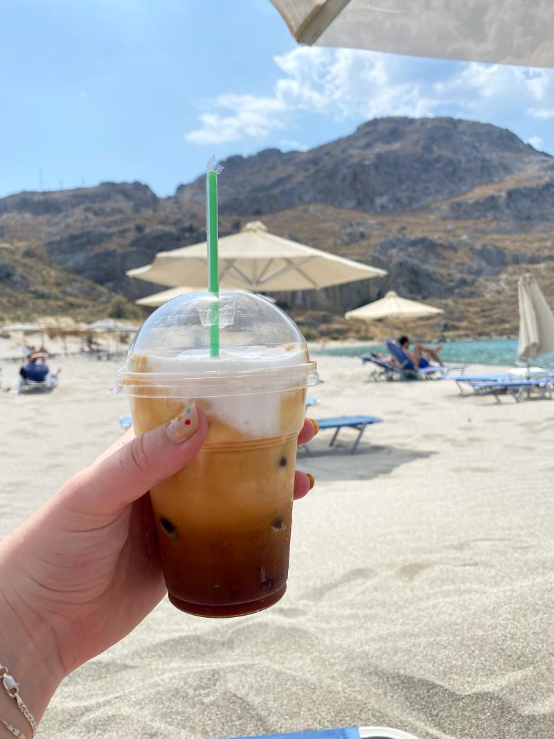 Ijskoffie-Freddo-Plakias-Beach wat te doen op Kreta