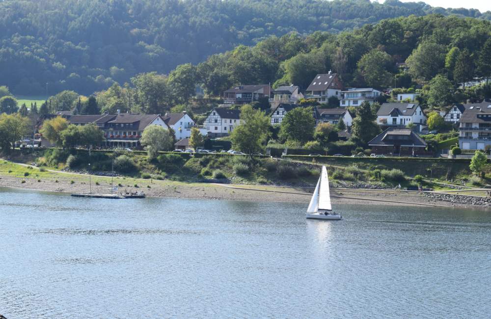 Stuwmeer-De-Eifel-Duitsland herfstvakantie-moezel-autovakantie