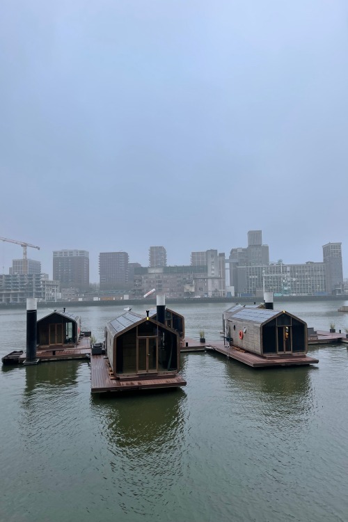 Wikkelboat-Rotterdam-Uitzicht-Huisjes